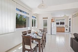 Villa Dafnis Chrysos - Modern 3 Bedroom Protaras Villa With Pool - Close To Fig Tree Bay Beach - Protaras - 8