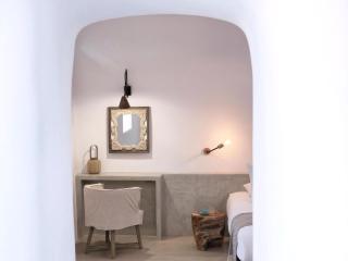 Luxury Santorini Villa Villa Elysian Tria Private Plunge Pool Sea Village View 1 Bedroom Oia - Foinikiá - 4