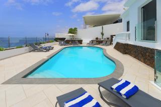 Luxury Puerto Del Carmen Villa 4 Bedrooms La Perla Modern Furnishings Stunning Sea Views - Tías - 8