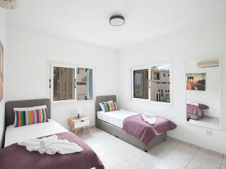 Villa Lefko Sunshine - Lovely 4 Bedroom Protaras Villa With Pool - 2 Minute Walk To Fig Tree Bay - Protaras - 3