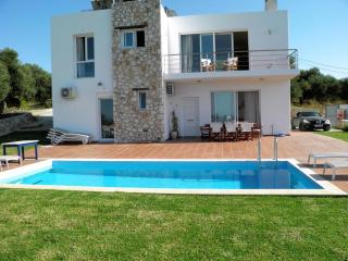 Wonderful Chaina Villa Villa Chiaotzu 3 Bedrooms Spacious Private Garden Private Pool Bbq And Outdoor Dining Area Terma Theofani, - Kato Daratso - 1