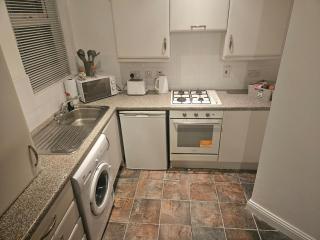 Spacious Riverfront Apartment - Pennyburn - 7