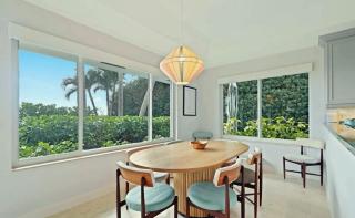 Two Bdr Waterfront Dock and Pool Home - West Palm Beach - 2
