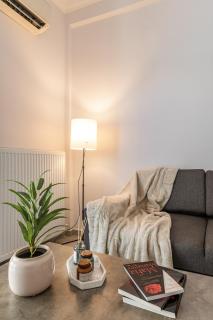 Cozy Penthouse with Balcony - Athene - 9