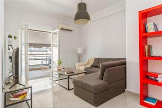 Cozy Penthouse with Balcony - 7