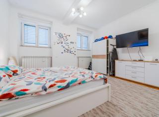 Urban Nest Apartment - 5
