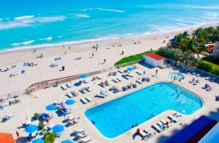 Ocean View Studio Wkitchen On Sunny Isles Beach! - Sunny Isles Beach - 0