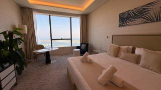 St. Regis Sky Residence at Palm Tower by DRP Holiday Homes - 0