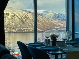 Modern Fjord View Apartment - Tromsø - 0