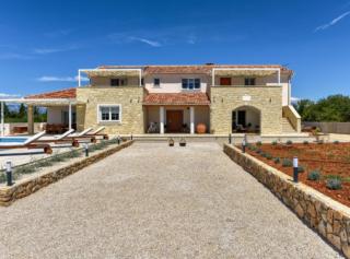 Rustic Villa Perosa With Heated Pool - Zaton - 0
