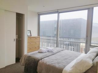 3-Bedroom CBD Elevate Apartment - Wellington - 2