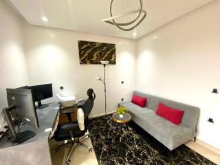 Stunning Views & Prime Location! - Casablanca - 1