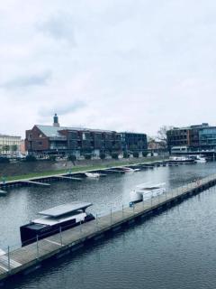 By The River Apartment - 2min to Market Square - Breslavia - 2