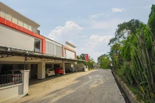 Dancenter Ilir Barar I Near Rumah Sakit Islam Siti Khadijah - Palembang - 6