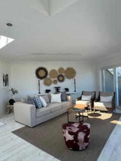 Pingu Beachhouse with Jacuzzi Hout Bay Cape Town - Cape Town - 2