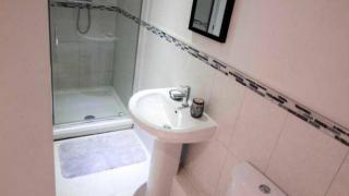 StayZo Modern Studio Apartment 1 in Bradford City - Bradford - 5