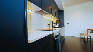 StayZo_Nichols Building_Spacious 3-Bedroom Apartment - 1