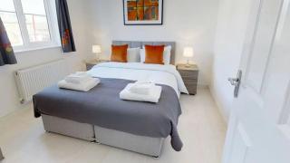 StayZo Cole Green Lane Accommodation- FREE Parking - Welwyn Garden City - 7