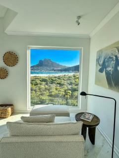 Pingu Beachhouse with Jacuzzi Hout Bay Cape Town - 0
