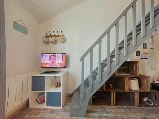 Studio Mezzanine Lumineux avec Wifi, Idéalement Situé, 4 Couchages, à 250m de la Plage et du Port - FR-1-224B-99 - 1