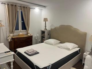 Villa Bagnols en forêt - 2