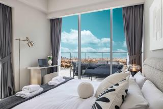 Stylish 1BR with Spacious Terrace Near Circle Mall - 8