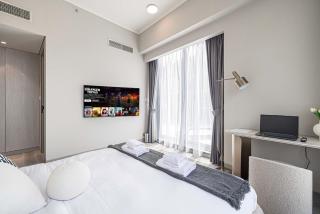 Stylish 1BR with Spacious Terrace Near Circle Mall - 6