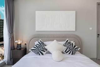 Stylish 1BR with Spacious Terrace Near Circle Mall - 2