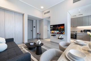 Stylish 1BR with Spacious Terrace Near Circle Mall - 1