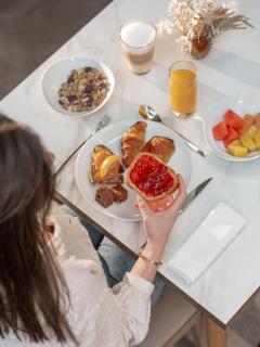 Niepce Paris, Curio Collection By Hilton - Paris - 1