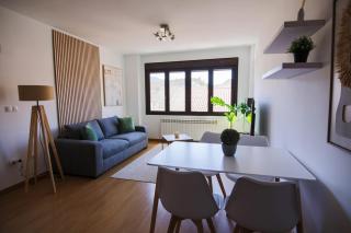 Modern flat for Pyrenees Adventures - Free Parking - Sabiñánigo - 8
