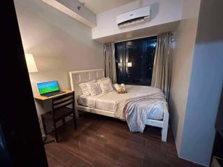 AIR Residences Makati Holiday Home - 5