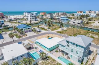 412/815 Tropical Tide Duplex: 4BD, Walk to Times Square! - Fort Myers Beach - 9