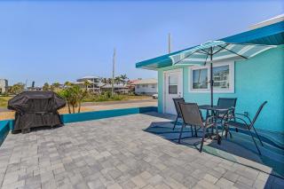 412/815 Tropical Tide Duplex: 4BD, Walk to Times Square! - Fort Myers Beach - 1
