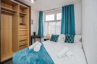 Louisa's Stay - Luton - 4