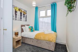 Louisa's Stay - Luton - 3
