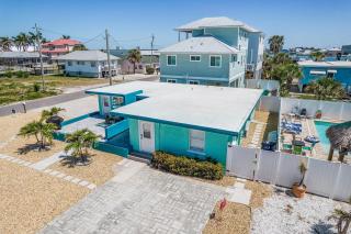 815 Third Street Escape: 2BD Cottage, Close to Restaurants! - Fort Myers Beach - 9