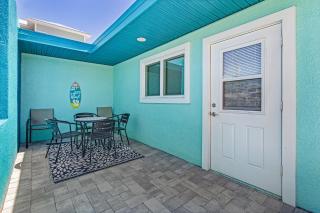 815 Third Street Escape: 2BD Cottage, Close to Restaurants! - Fort Myers Beach - 8