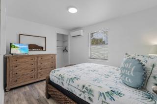 815 Third Street Escape: 2BD Cottage, Close to Restaurants! - Fort Myers Beach - 7