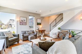 Walk to Mile High Stadium Modern Denver Townhome - 5
