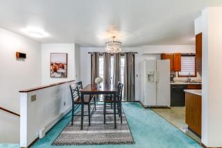Near Dtwn and Pioneer Park Fairbanks Home with Deck! - Fairbanks - 4