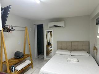 12 Kitnet, central, completa com tv smart - Montes Claros - 1