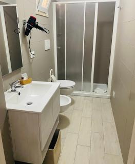 NICOLE LUXURY ROOMS - Fondi - 9