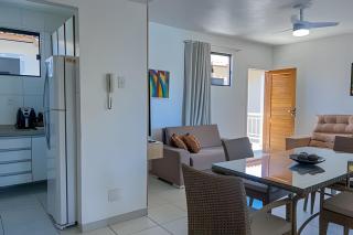 EM frente à PRAIA; 2 quartos; WiFi 300 mbs; até 6 pessoas; no 2 pavimento; Estacionamento Gratuito 1 carro - Porto Seguro - 6