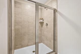 Price Cut, New Lux Home 5 mins to Airport , 15 min to Downtown, 25 min to Buckhead with 3 beds and 3 baths - Atlanta - 2