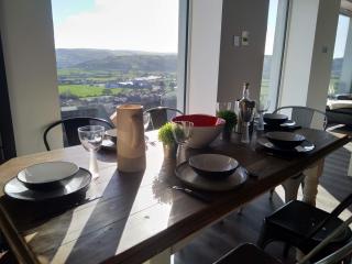 Detached House With Amazing Sea View and Hot Tub - Llandudno - 2