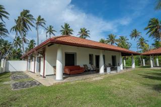 Beliwatta Beach Villa Talalla - 2