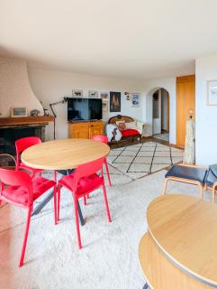 Centered Ski/Swim Ap. w/ private yard & fireplace - 2