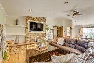 Near Wineries and Dining Exquisite Menifee Home! - Menifee - 6