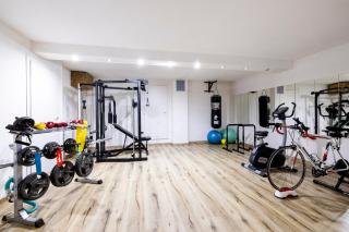 k10 Luxury House, Pool, Jacuzzi, Gym, Sauna, Private garden - 1